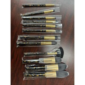 NWT Docolor 10 Piece Makeup Brush Set- Black and Gold Skulls